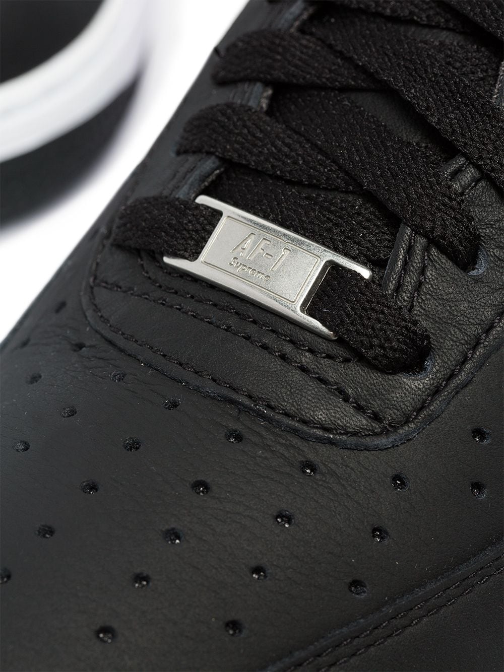 NIKE AIR FORCE 1 LOW - BLACK x SUPREME x COMME DES GARCONS