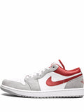 AIR JORDAN 1 LOW - SE LIGHT SMOKE GREY GYM RED