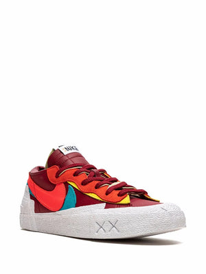 NIKE BLAZER LOW x SACAI - TEAM RED x KAWS