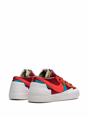 NIKE BLAZER LOW x SACAI - TEAM RED x KAWS