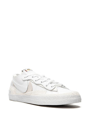 NIKE BLAZER LOW x SACAI - WHITE PATENT