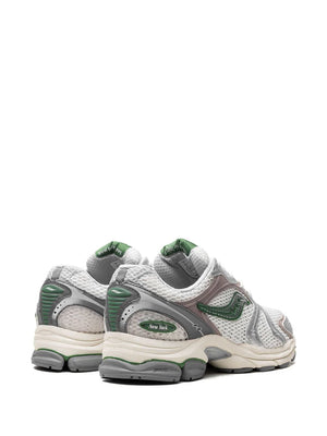 SAUCONY - PROGRID TRIUMPH 4 CREAM GREEN x MINTED NY